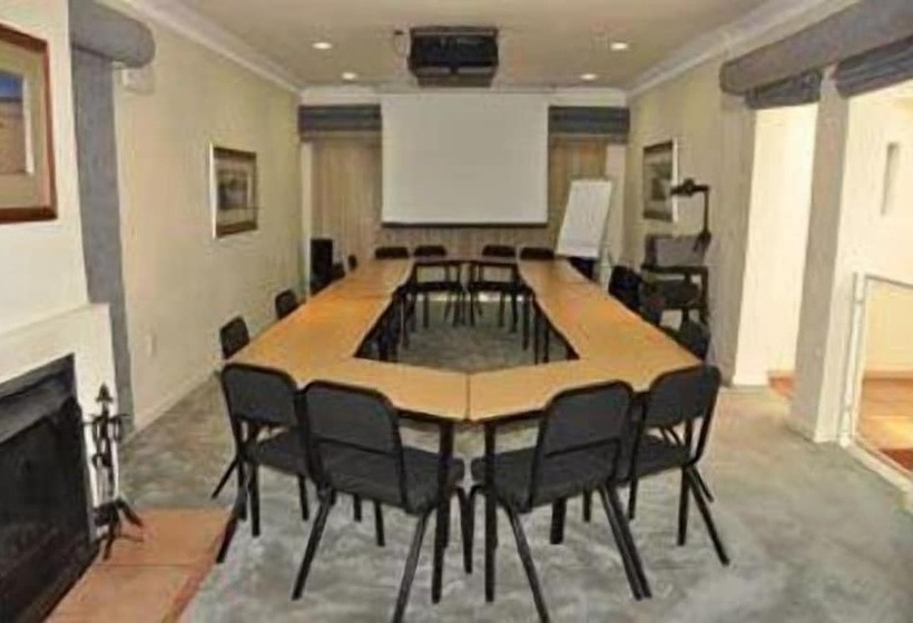 Pension (Hôtel basse catégorie) Crane's Nest Guest House & Spa @ 313