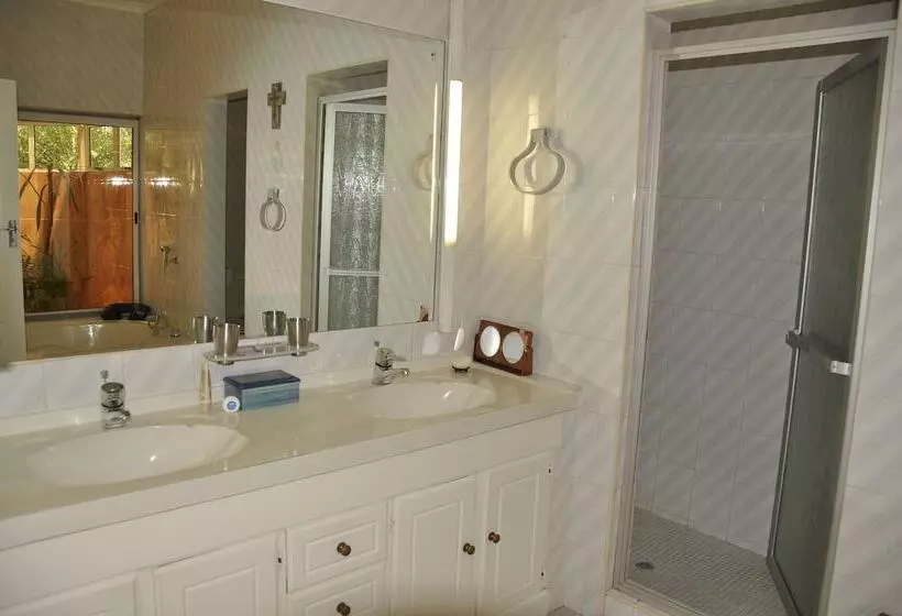 膳宿费 Crane's Nest Guest House & Spa @ 313