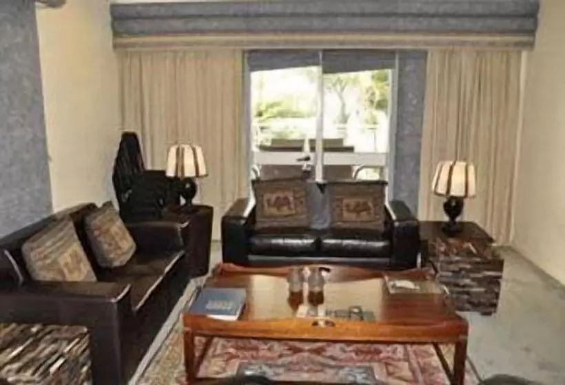 膳宿费 Crane's Nest Guest House & Spa @ 313