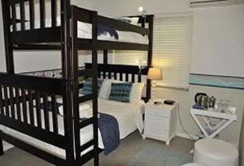 Pension (Hôtel basse catégorie) Crane's Nest Guest House & Spa @ 313