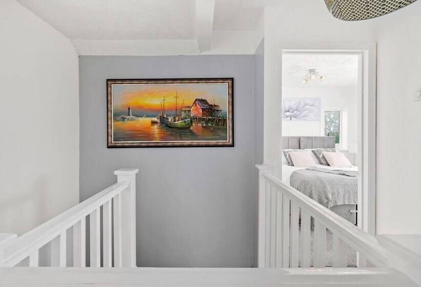 Lovely 2 Bed Home In Bletchley Milton Keynes