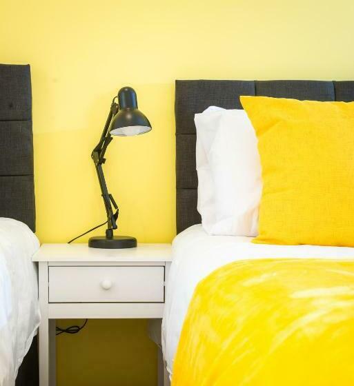 Large Apartment  2 Bathrooms   16 Charlotte House