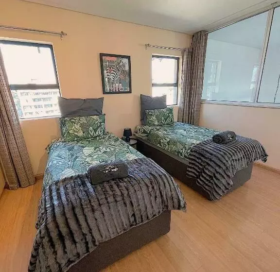 Luxurious 2 Bedroom Oasis In The Heart Of Sandton