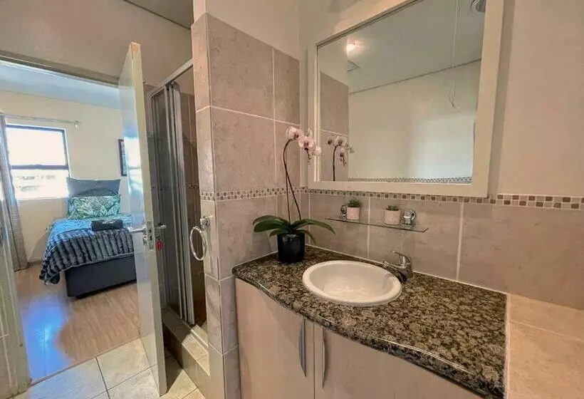 Luxurious 2 Bedroom Oasis In The Heart Of Sandton