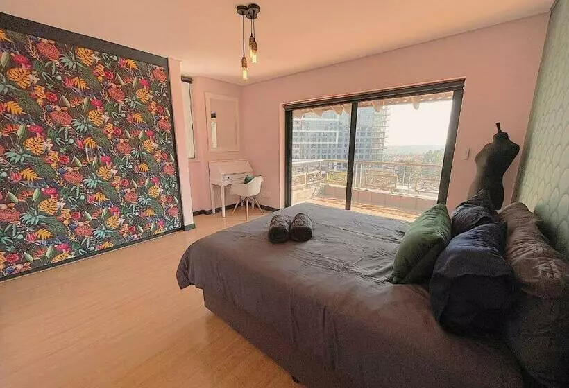 Luxurious 2 Bedroom Oasis In The Heart Of Sandton