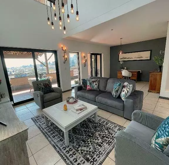 Luxurious 2 Bedroom Oasis In The Heart Of Sandton