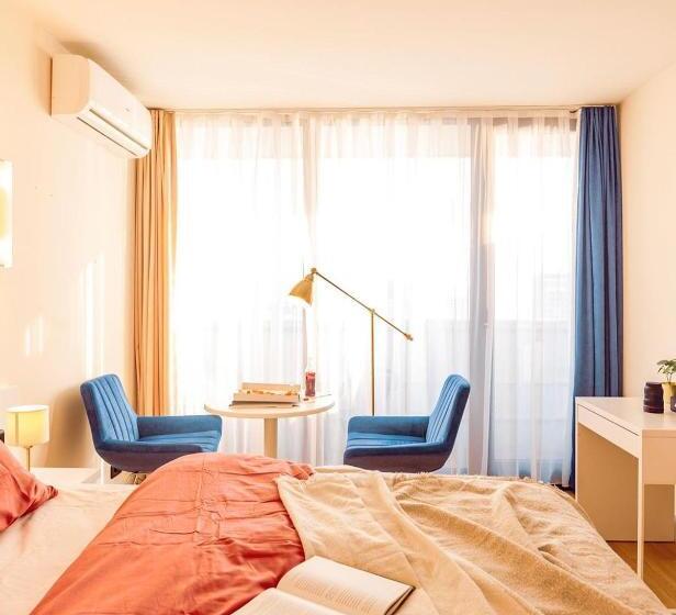 پانسیون Orbi City Sea View