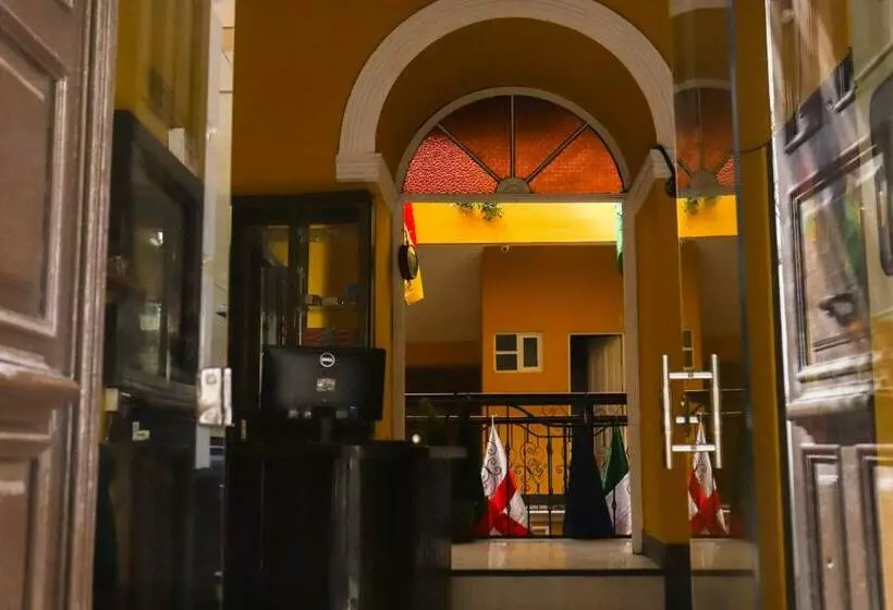 پانسیون Wake Up Hostel