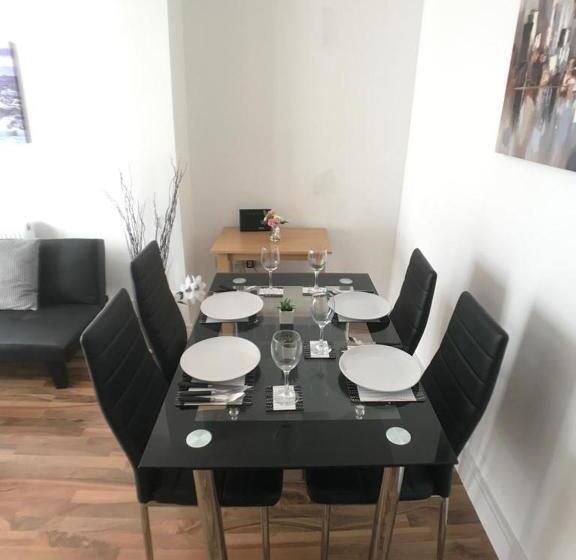 City Sparrow Apartment Pad  1