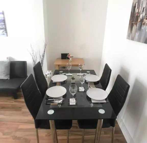 City Sparrow Apartment Pad  1