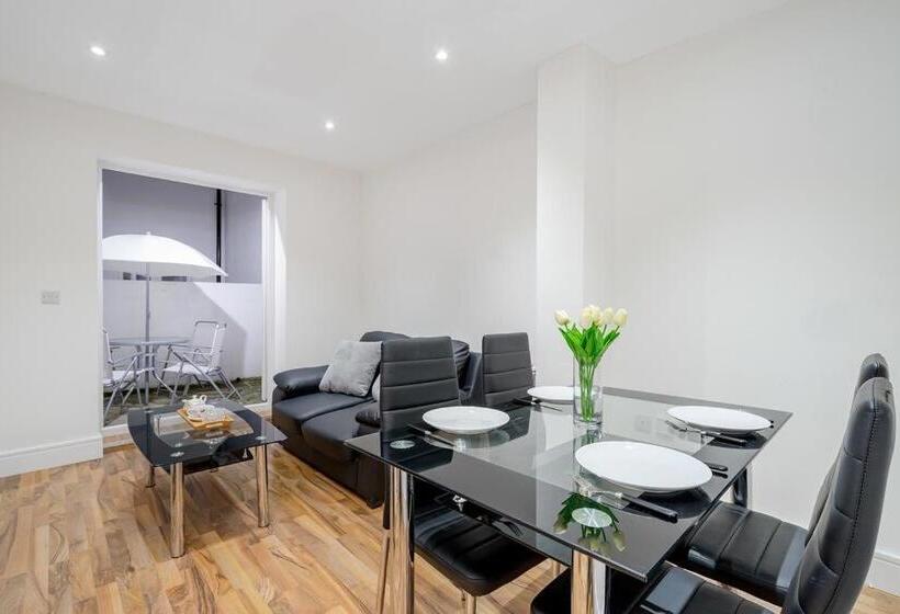 City Sparrow Apartment Pad  1