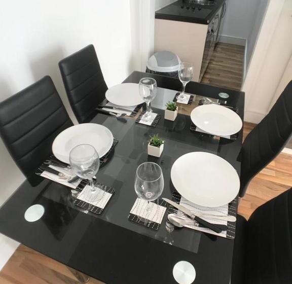 City Sparrow Apartment Pad  1