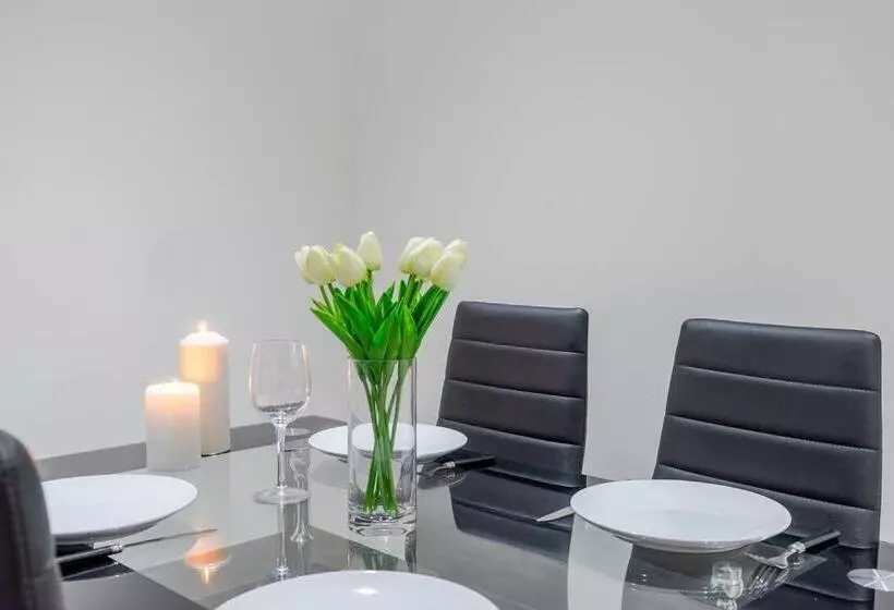 City Sparrow Apartment Pad  1