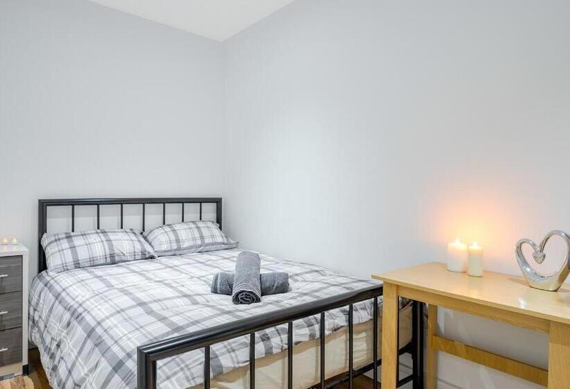 City Sparrow Apartment Pad  1