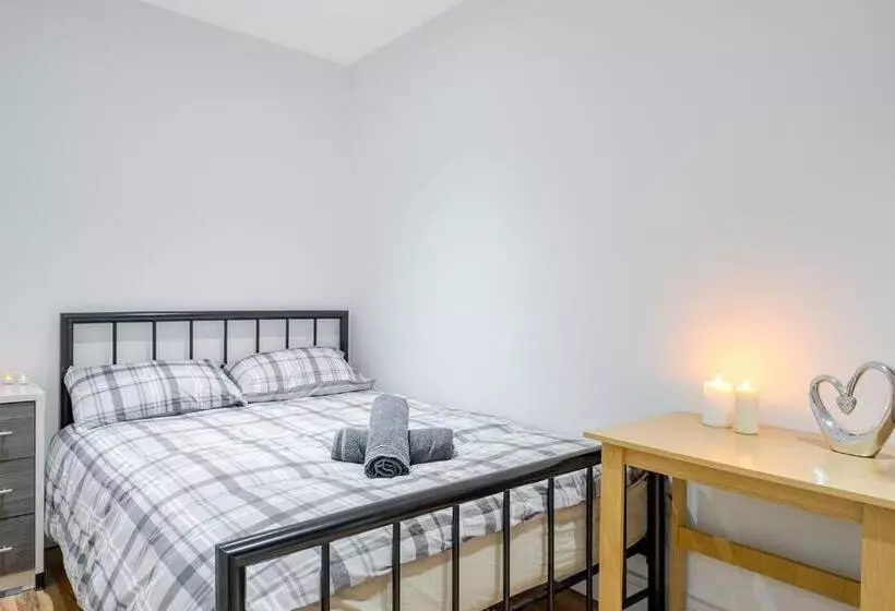 City Sparrow Apartment Pad  1