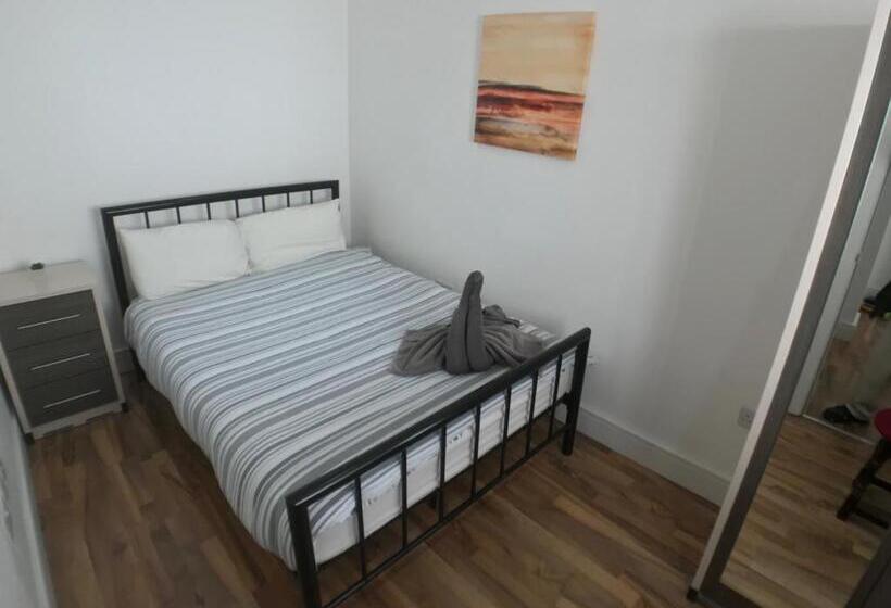 City Sparrow Apartment Pad  1