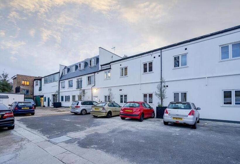 City Sparrow Apartment Pad  1