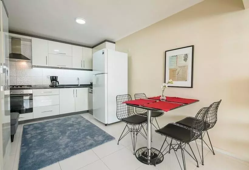 Missafir Stylish Flat Near Hadrian S Gate