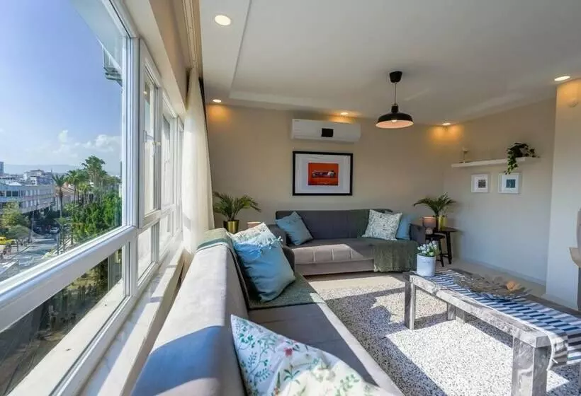 Missafir Stylish Flat Near Hadrian S Gate