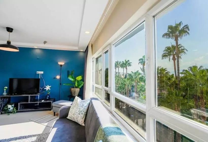Missafir Stylish Flat Near Hadrian S Gate