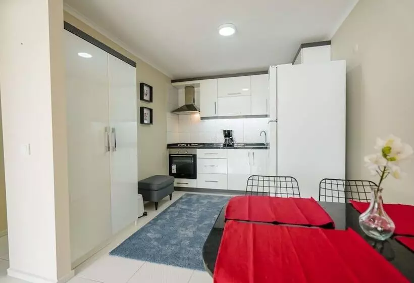Missafir Stylish Flat Near Hadrian S Gate