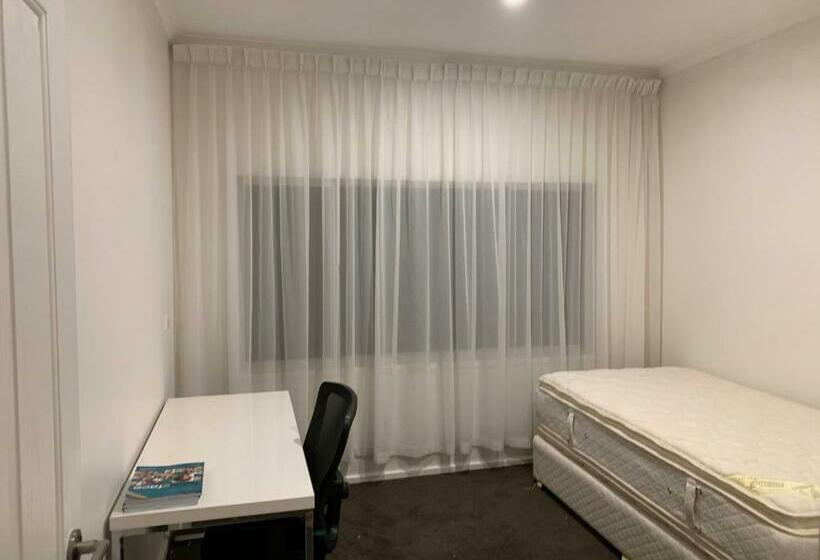 The Garden Pool And Spa House Ocean Views