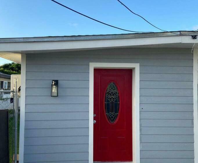 Airy 1 Bedroom Apartment 3 Minutes From Downtown