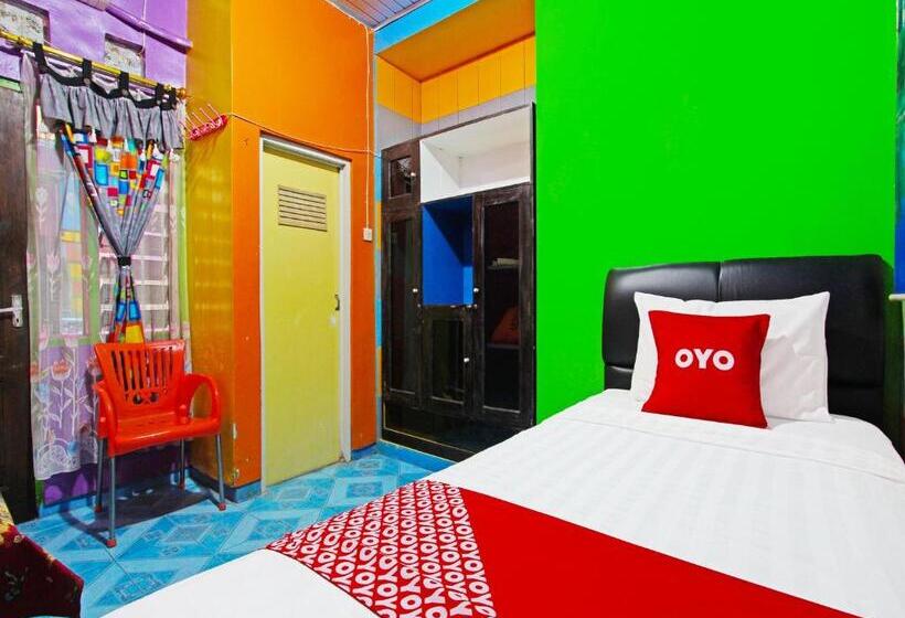 בית מלון כפרי Oyo 91601 Pelemkecut Double Degree Syariah