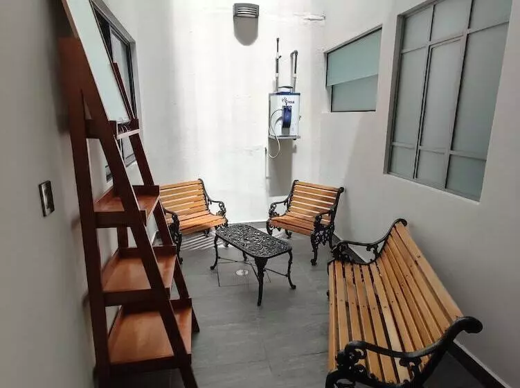 Majatalo El Salto De Camela Hostal