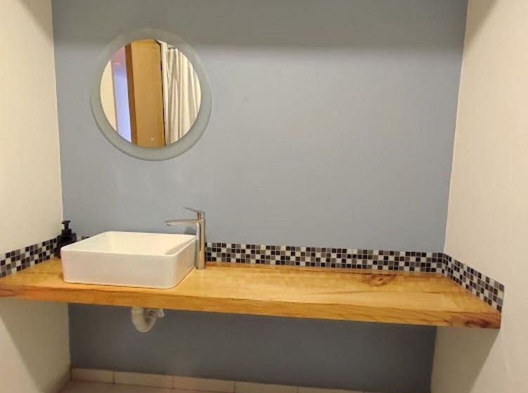 بنسيون El Salto De Camela Hostal