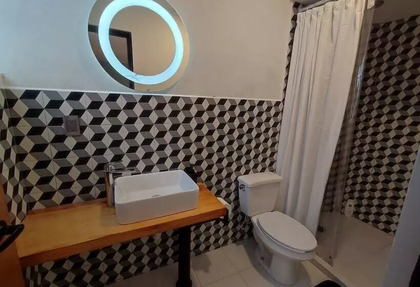 Majatalo El Salto De Camela Hostal