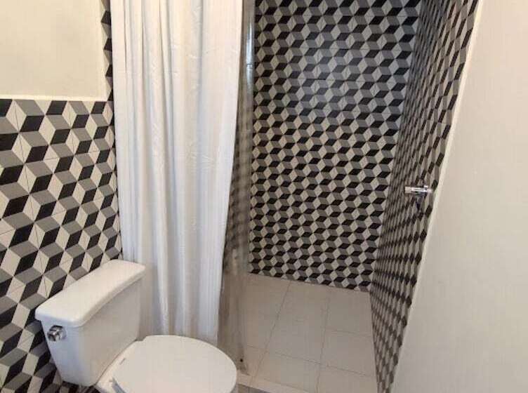 بنسيون El Salto De Camela Hostal