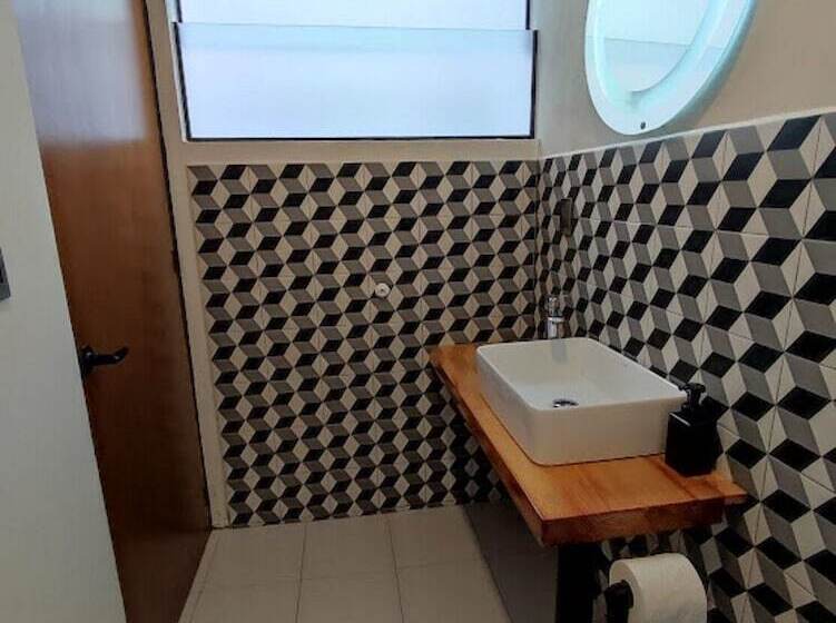 بنسيون El Salto De Camela Hostal