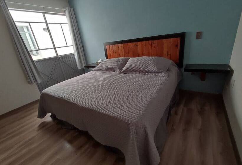 بنسيون El Salto De Camela Hostal