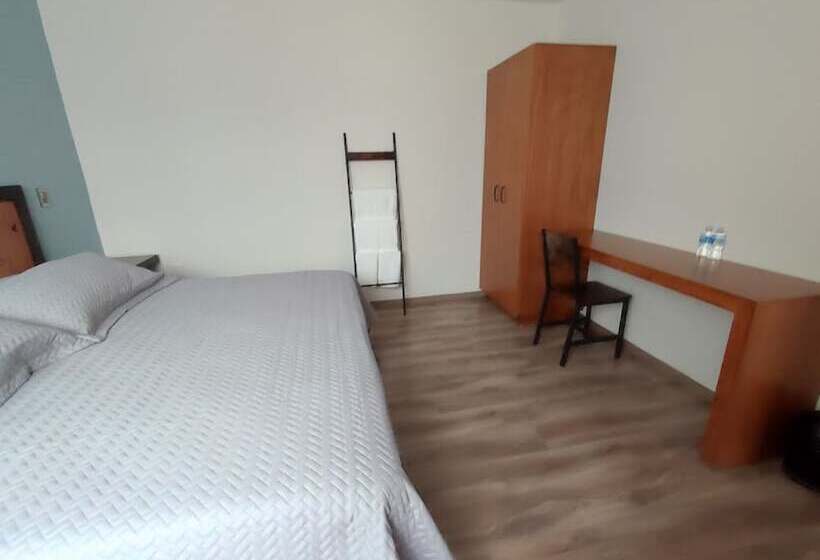 بنسيون El Salto De Camela Hostal