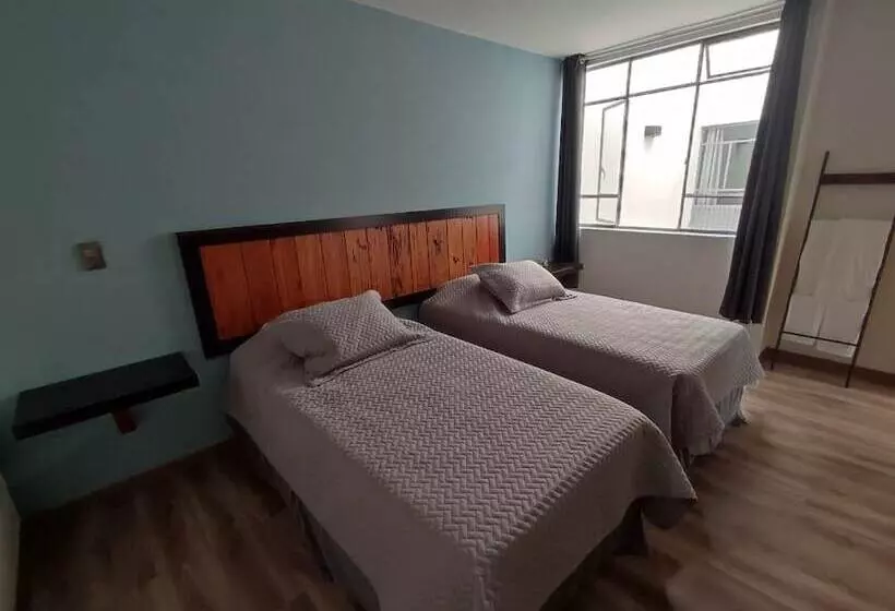 Majatalo El Salto De Camela Hostal