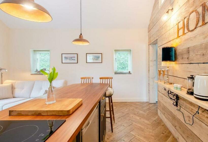 The Cow Shed Luxury Barn Moments From Narberth