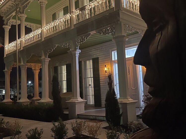 تختخواب و صبحانه The George Manor