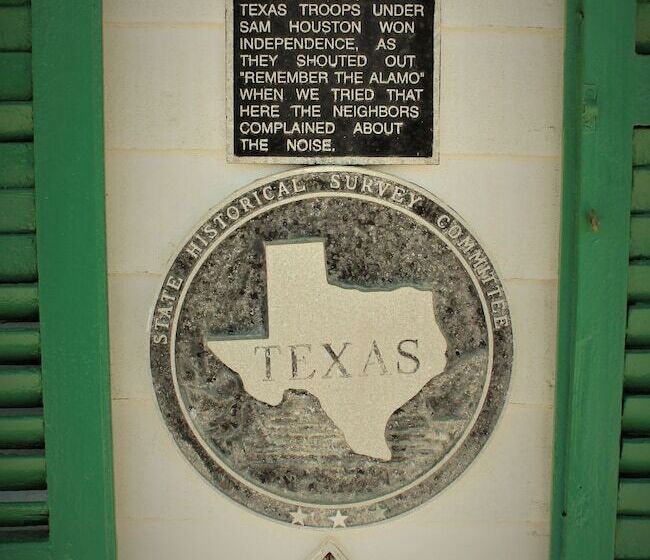 تختخواب و صبحانه The George Manor