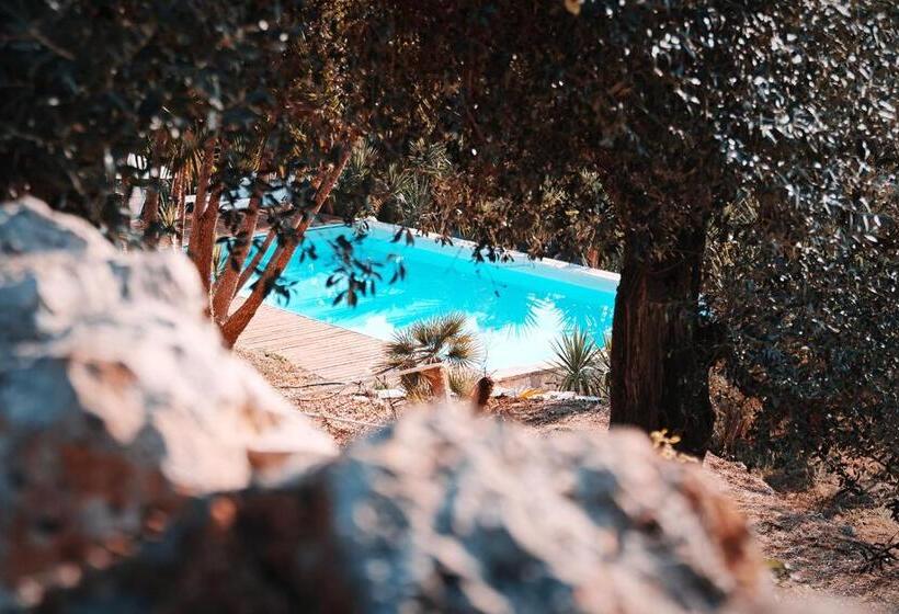 تختخواب و صبحانه Trulli Jaja