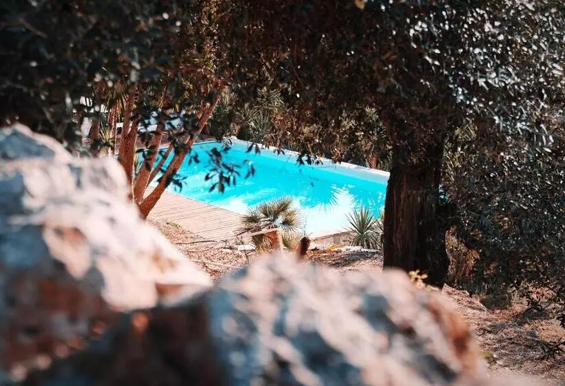 تختخواب و صبحانه Trulli Jaja