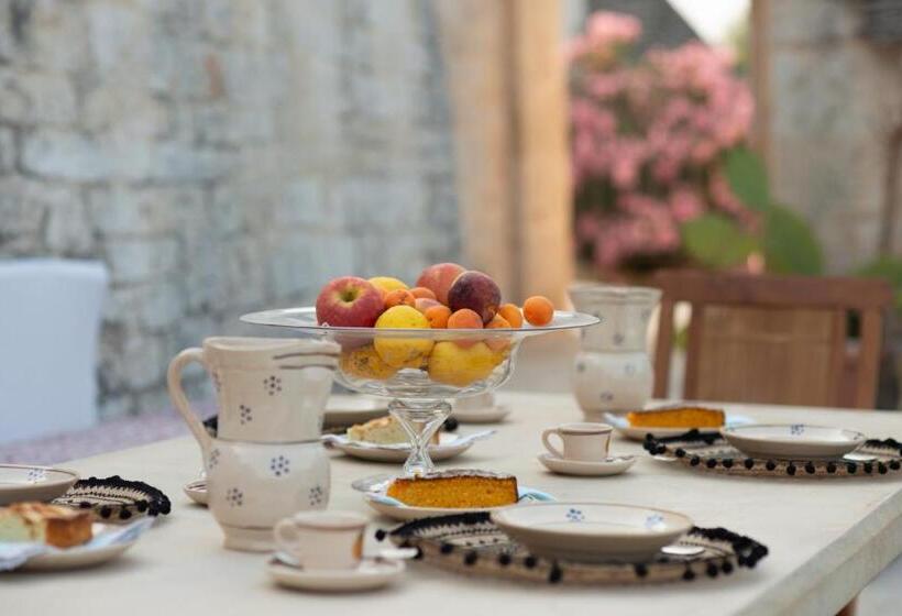 تختخواب و صبحانه Trulli Jaja