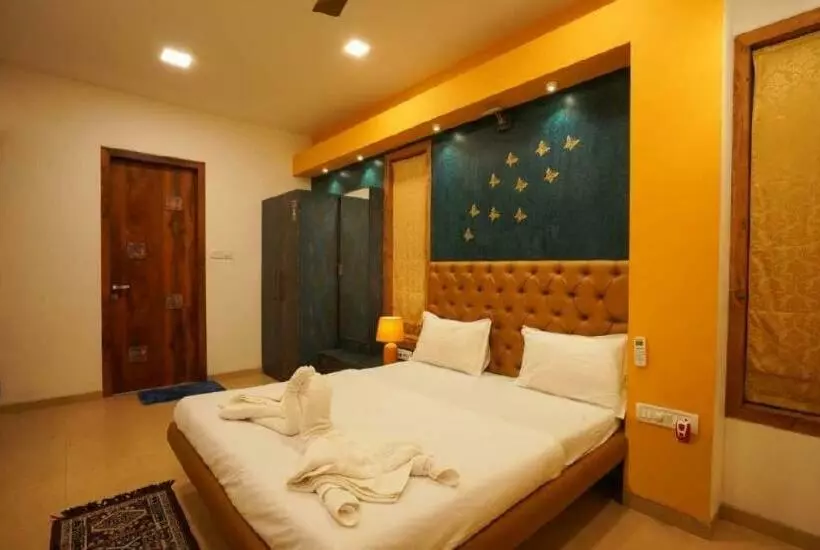 Bee Villa 5bhk Lonavala