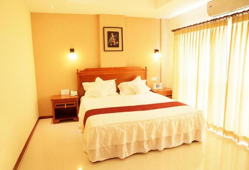 Hotel Athirappilly Residency Chalakudy