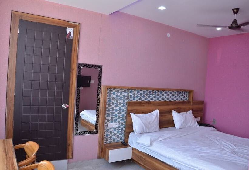 בית מלון כפרי Blue Bell Rishikesh