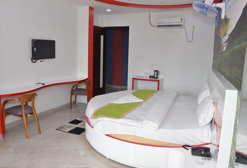 בית מלון כפרי Blue Bell Rishikesh