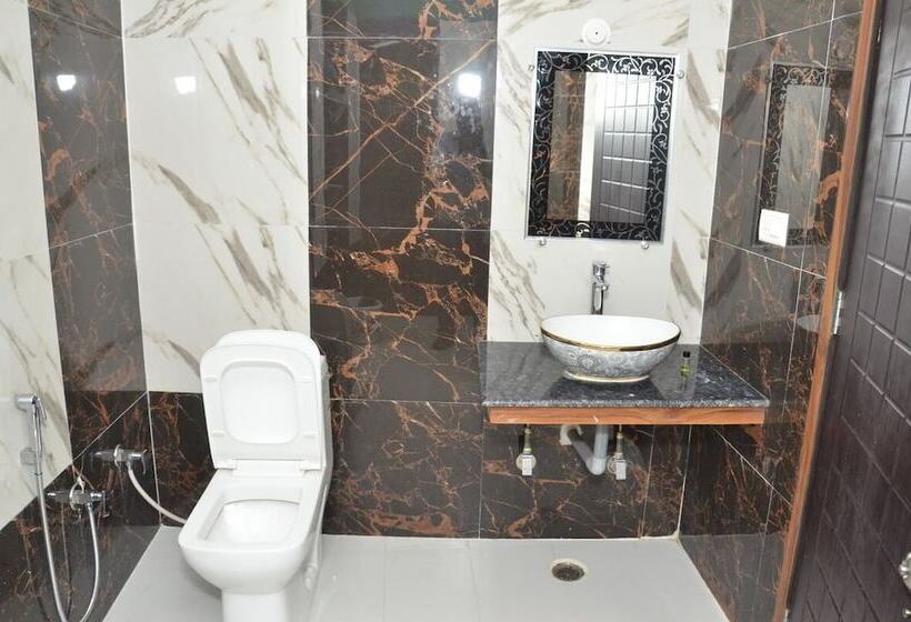 בית מלון כפרי Blue Bell Rishikesh