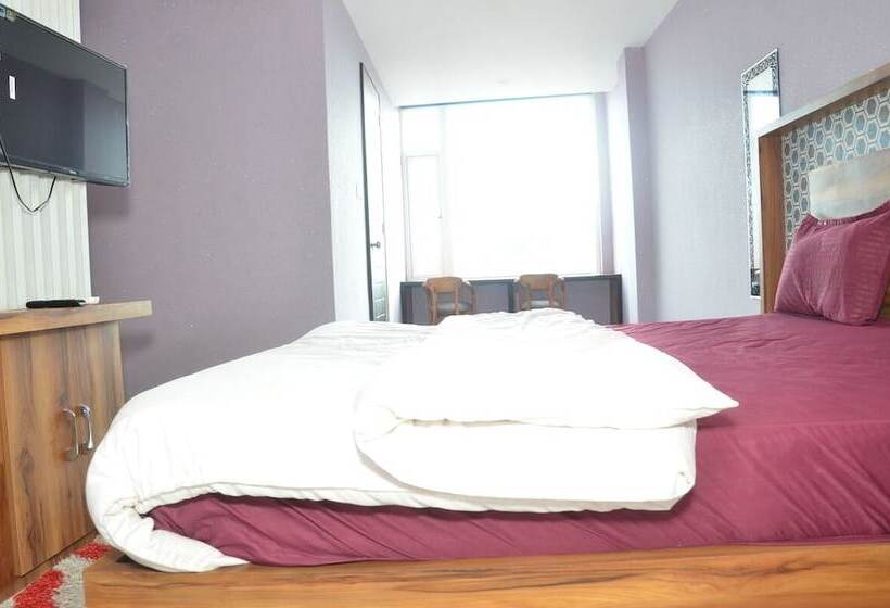 בית מלון כפרי Blue Bell Rishikesh