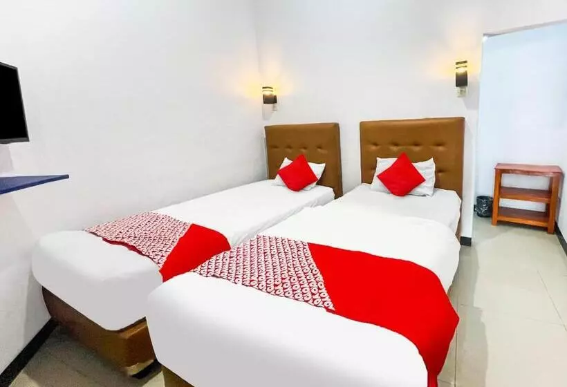 Hotelli Oyo 91599 Penginapan Mutiara Madiun