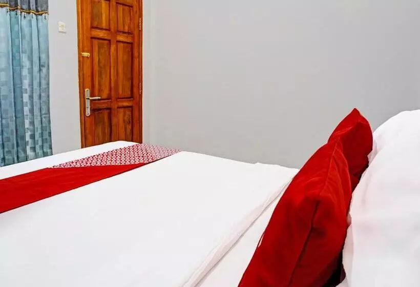 Hotelli Oyo 91599 Penginapan Mutiara Madiun